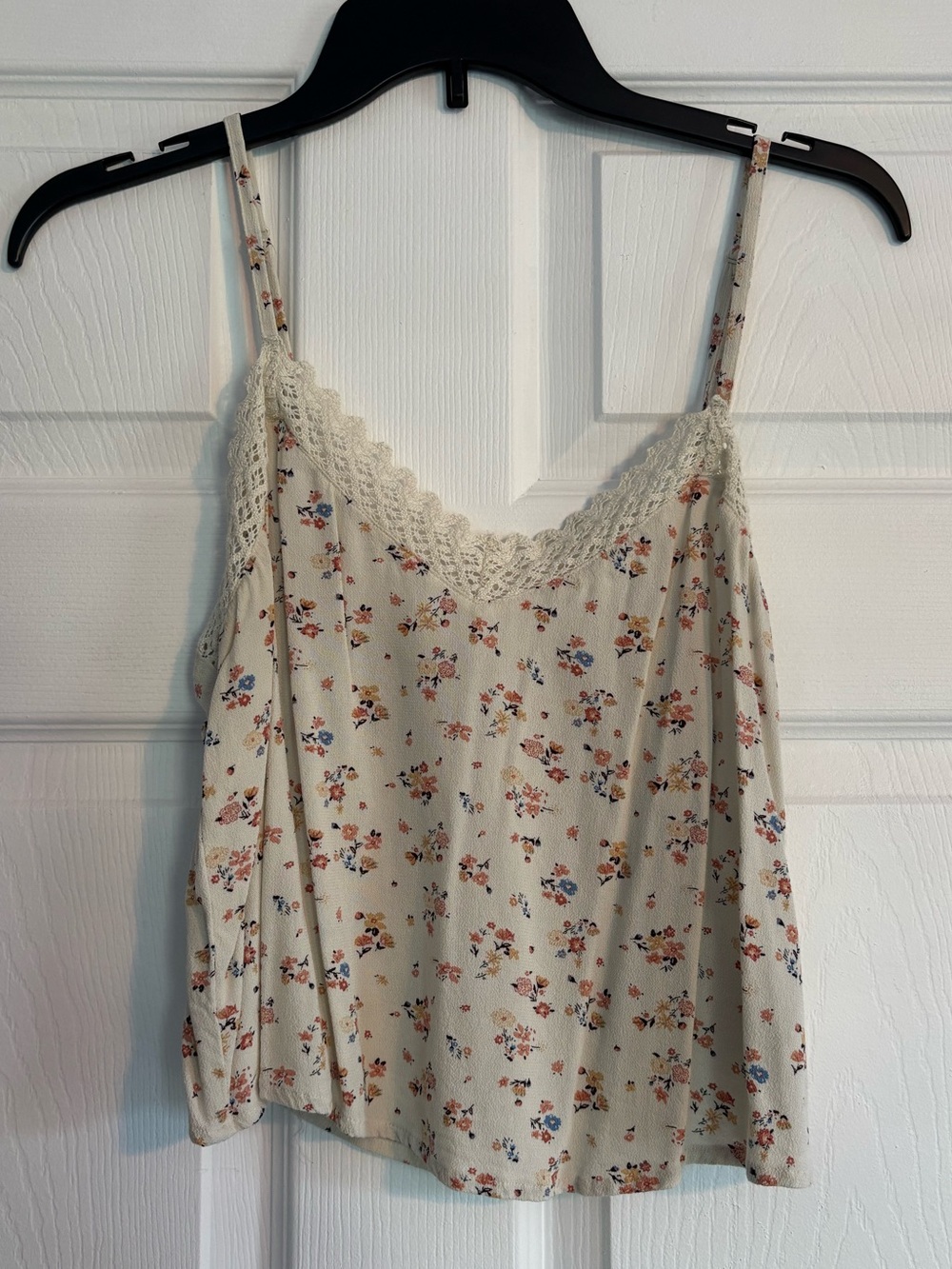 American Eagle Outfitters Cream Floral Lace-Trim Cami